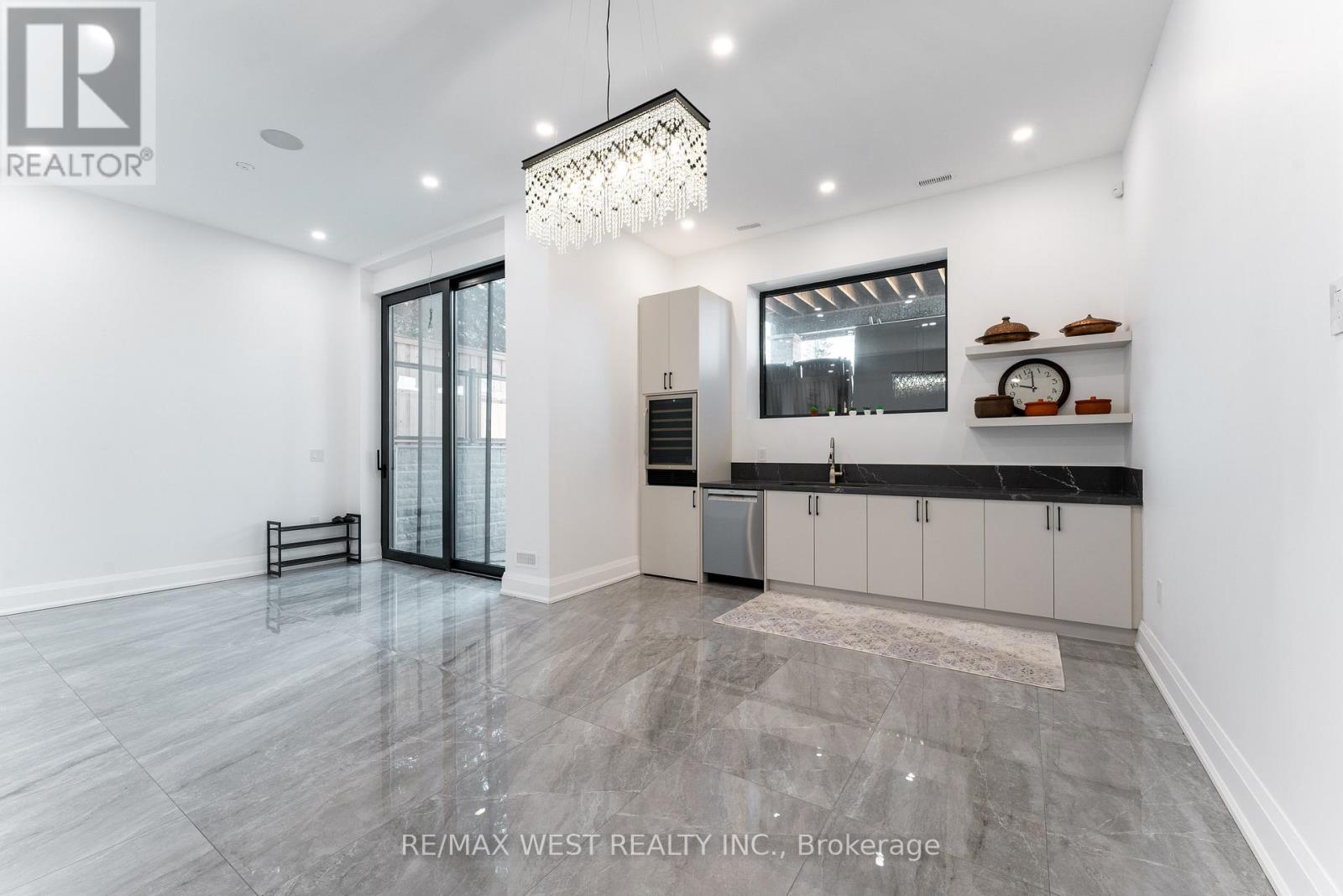 52 Wildwood Avenue, Richmond Hill, Ontario  L4E 3B3 - Photo 45 - N12936278