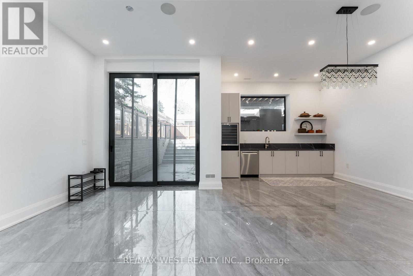 52 Wildwood Avenue, Richmond Hill, Ontario  L4E 3B3 - Photo 43 - N12936278