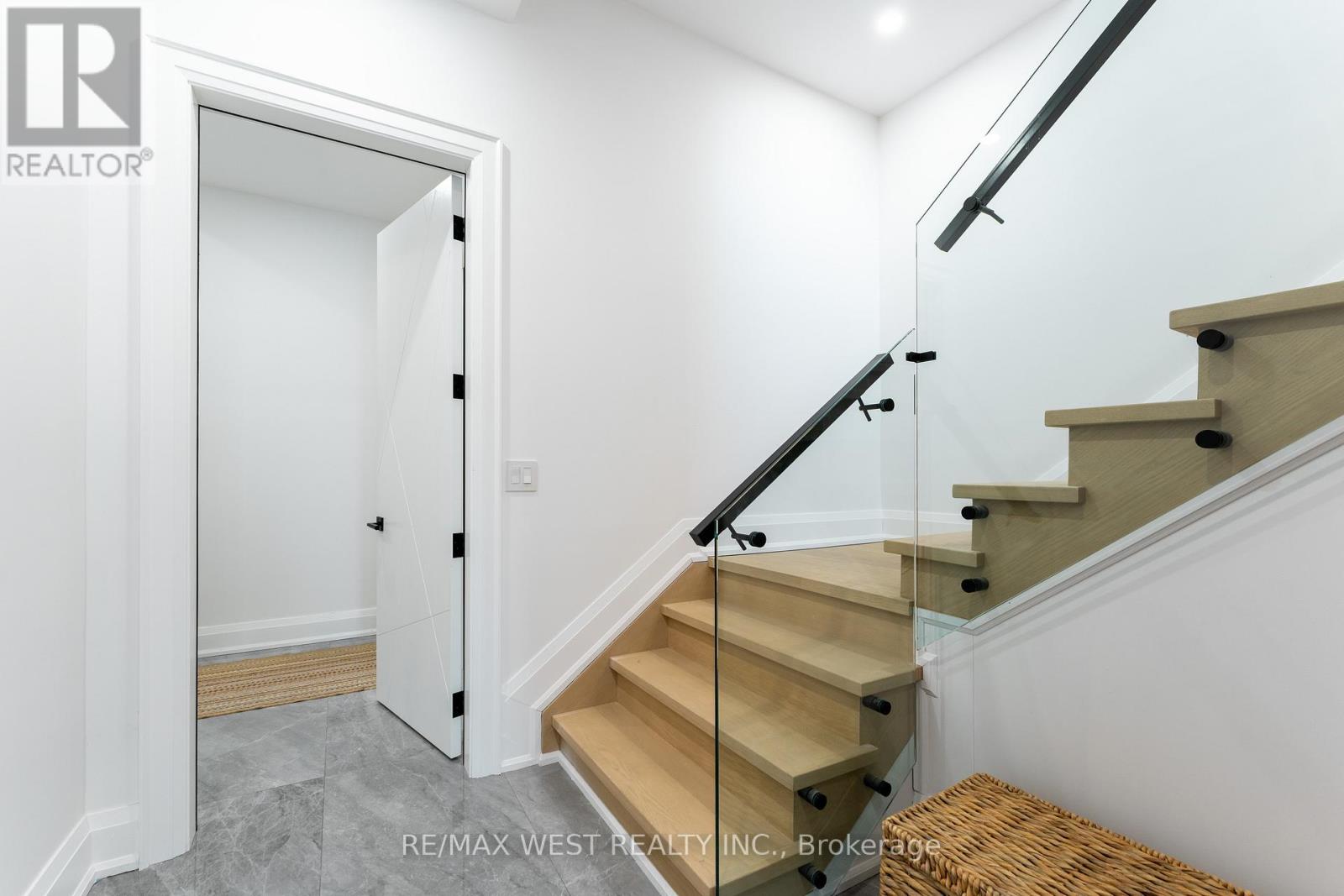 52 Wildwood Avenue, Richmond Hill, Ontario  L4E 3B3 - Photo 36 - N12936278