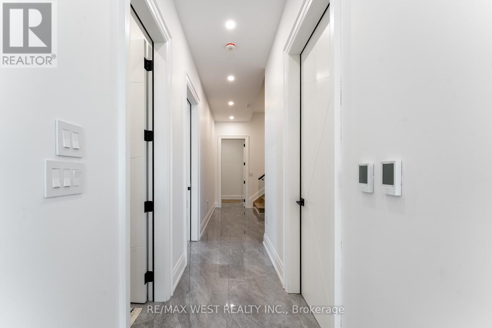 52 Wildwood Avenue, Richmond Hill, Ontario  L4E 3B3 - Photo 46 - N12936278