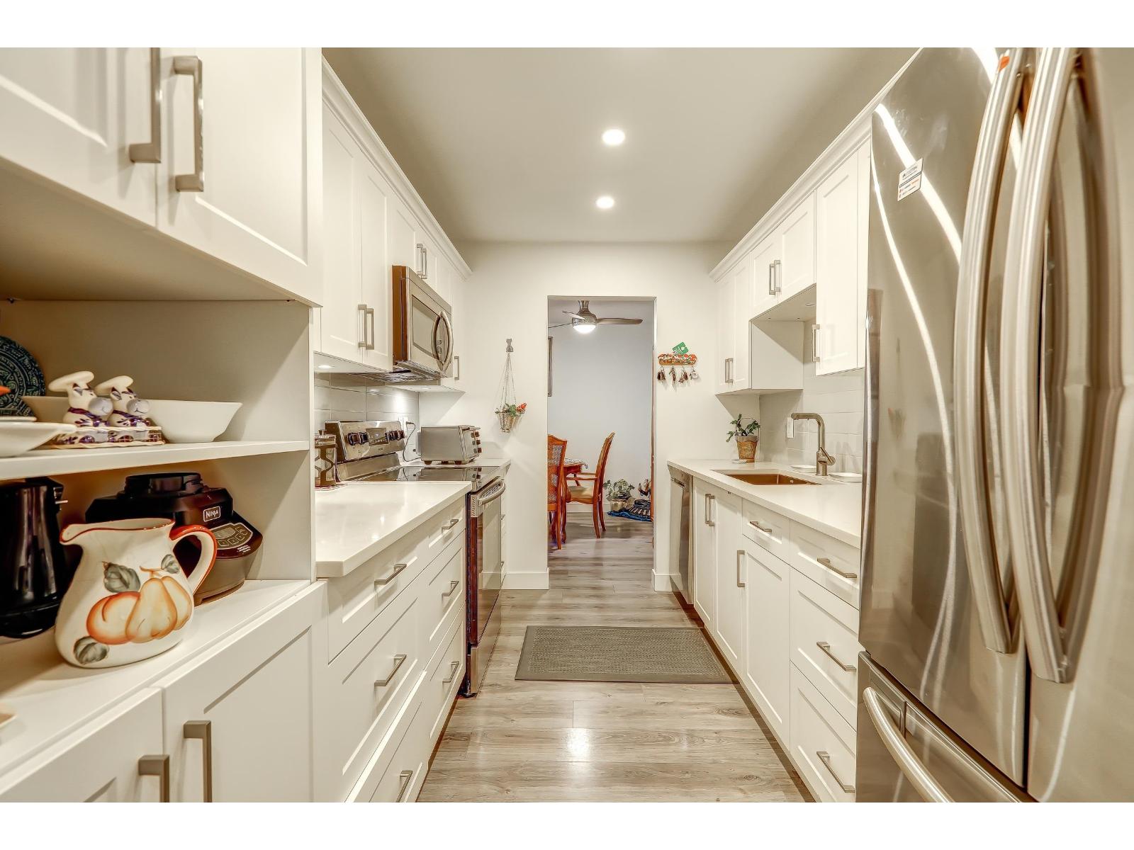 205 1740 Southmere Crescent, Surrey, British Columbia  V4A 6E4 - Photo 12 - R3104653