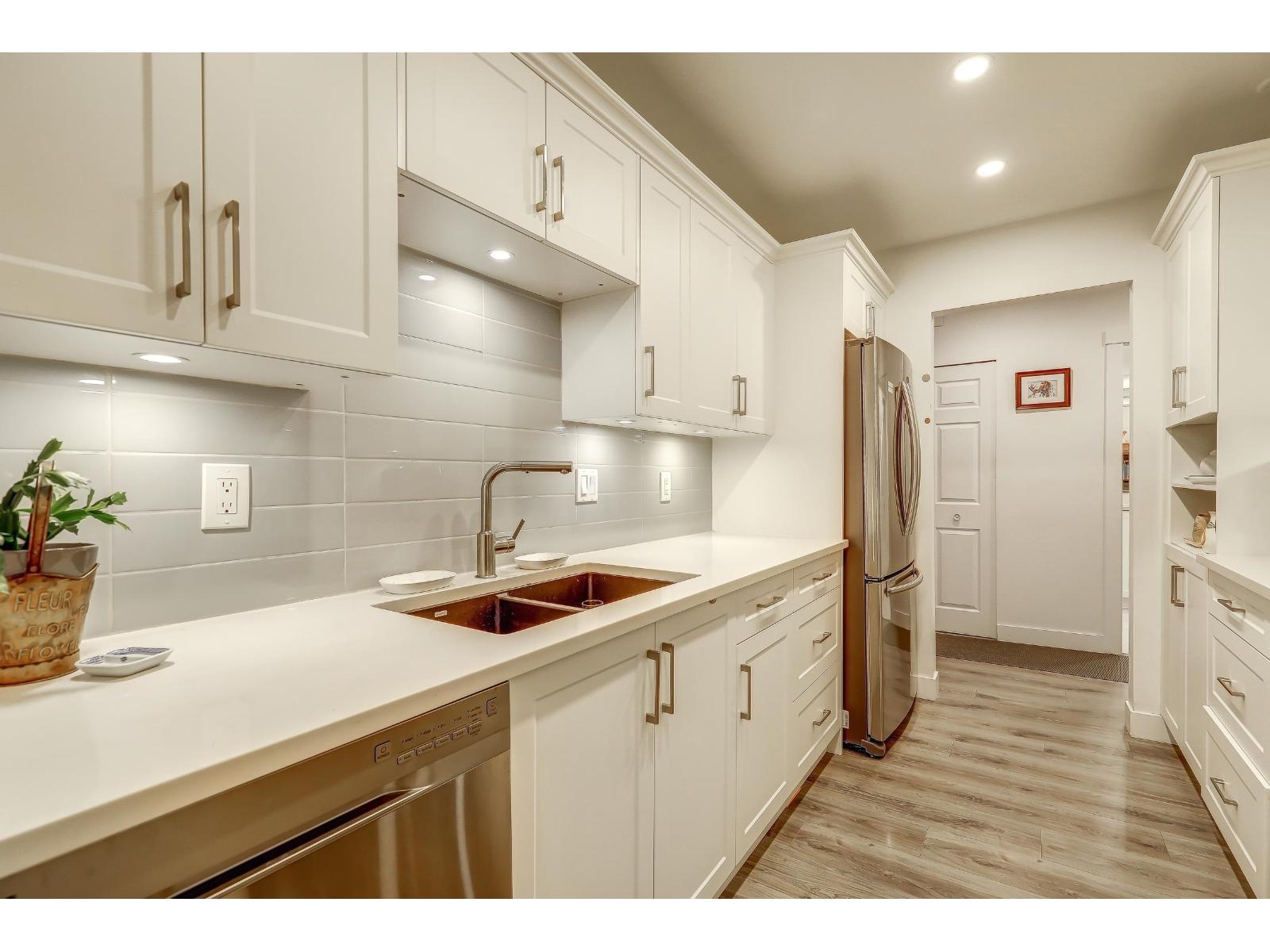 205 1740 Southmere Crescent, Surrey, British Columbia  V4A 6E4 - Photo 16 - R3104653