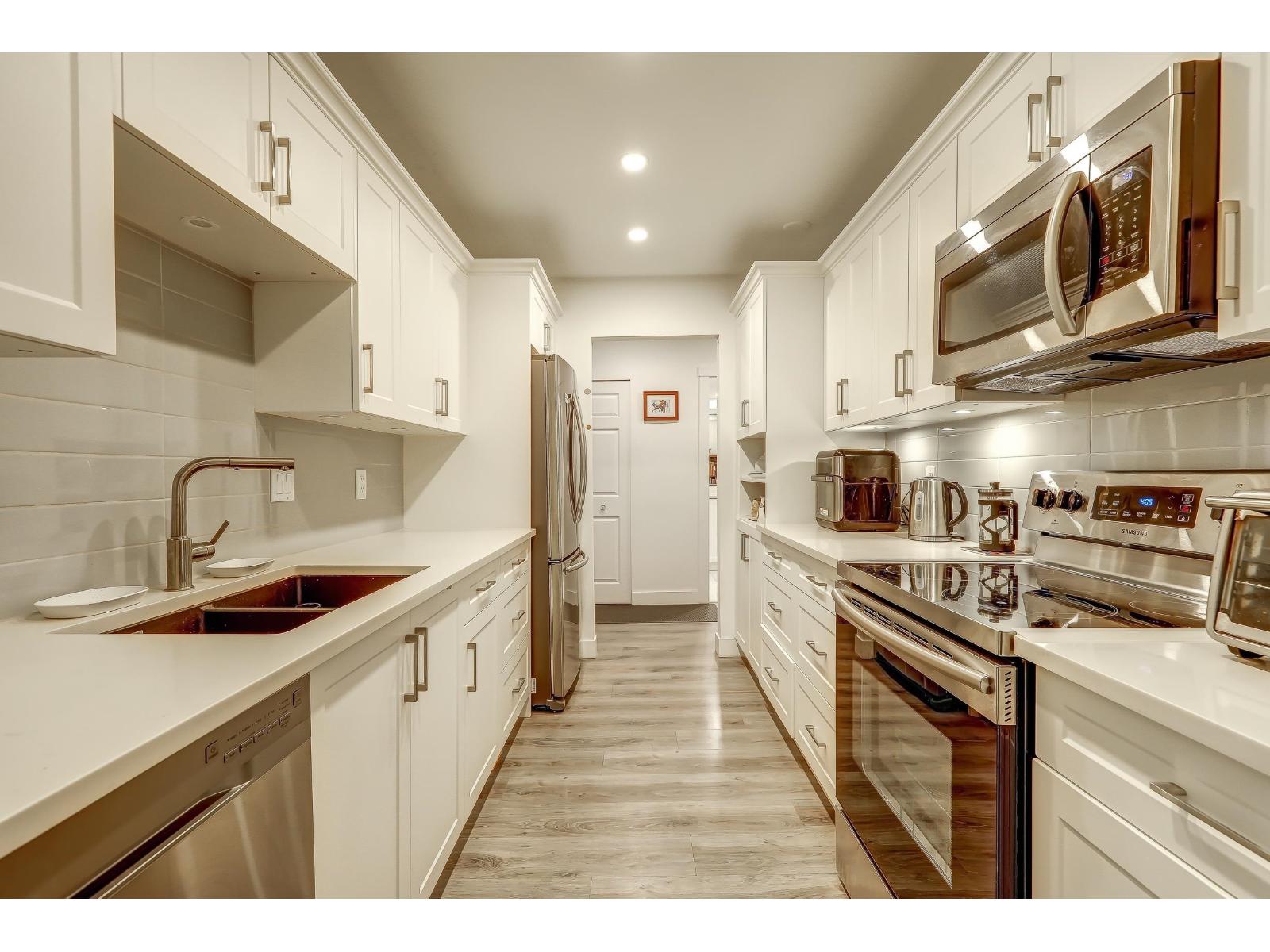 205 1740 Southmere Crescent, Surrey, British Columbia  V4A 6E4 - Photo 14 - R3104653