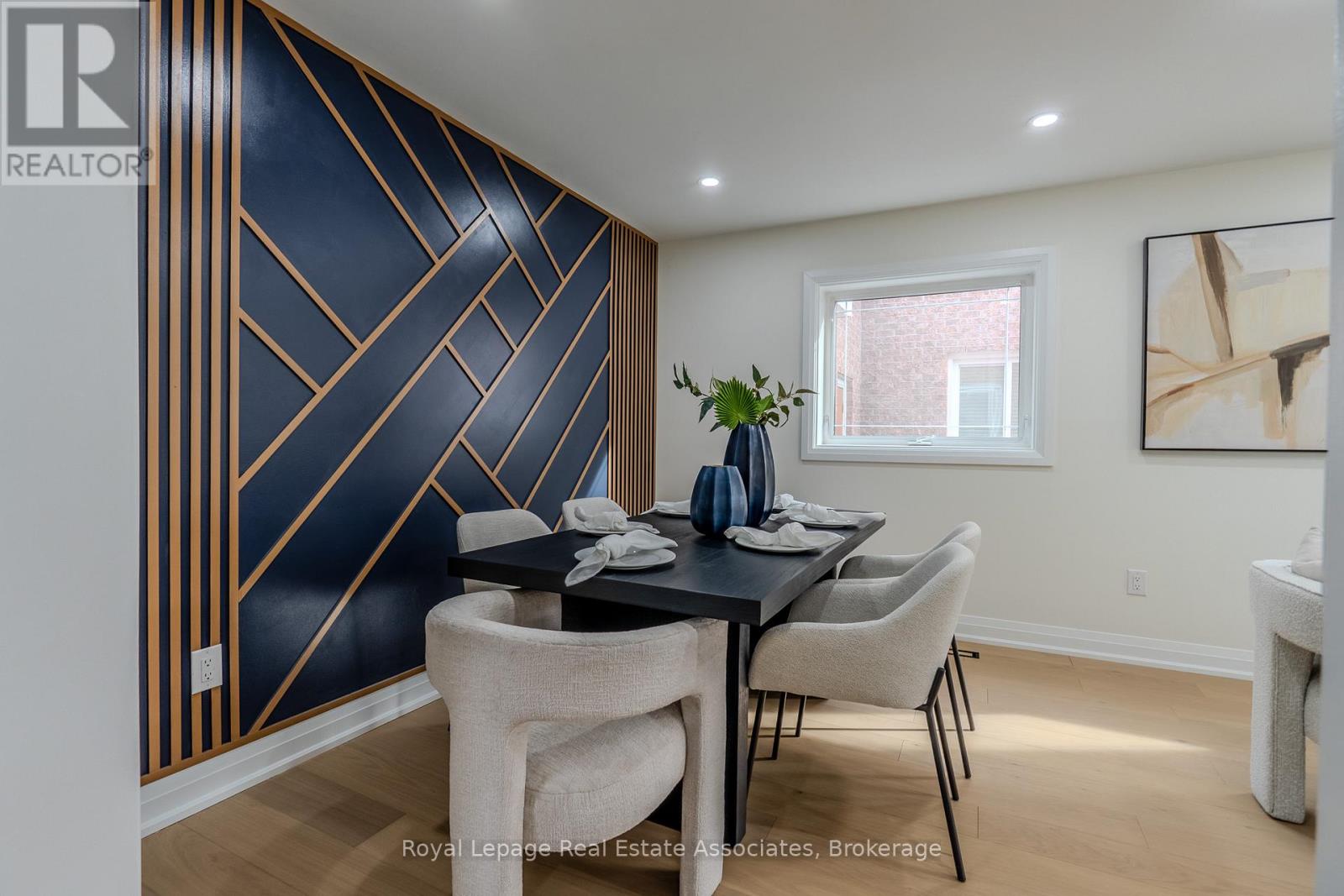 191 Genesee Drive, Oakville, Ontario  L6H 5Y7 - Photo 3 - W12906812