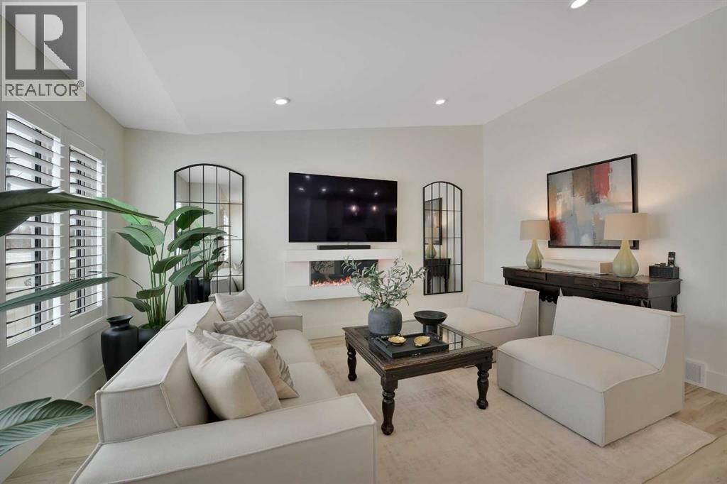 75 Golden Crescent, Red Deer, Alberta  T4P 2S7 - Photo 3 - A2296386