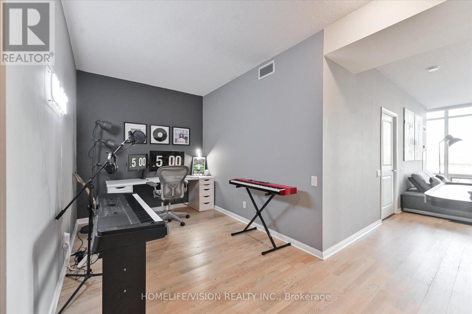 508 - 15 Windermere Avenue, Toronto, Ontario  M6S 5A2 - Photo 23 - W12934946