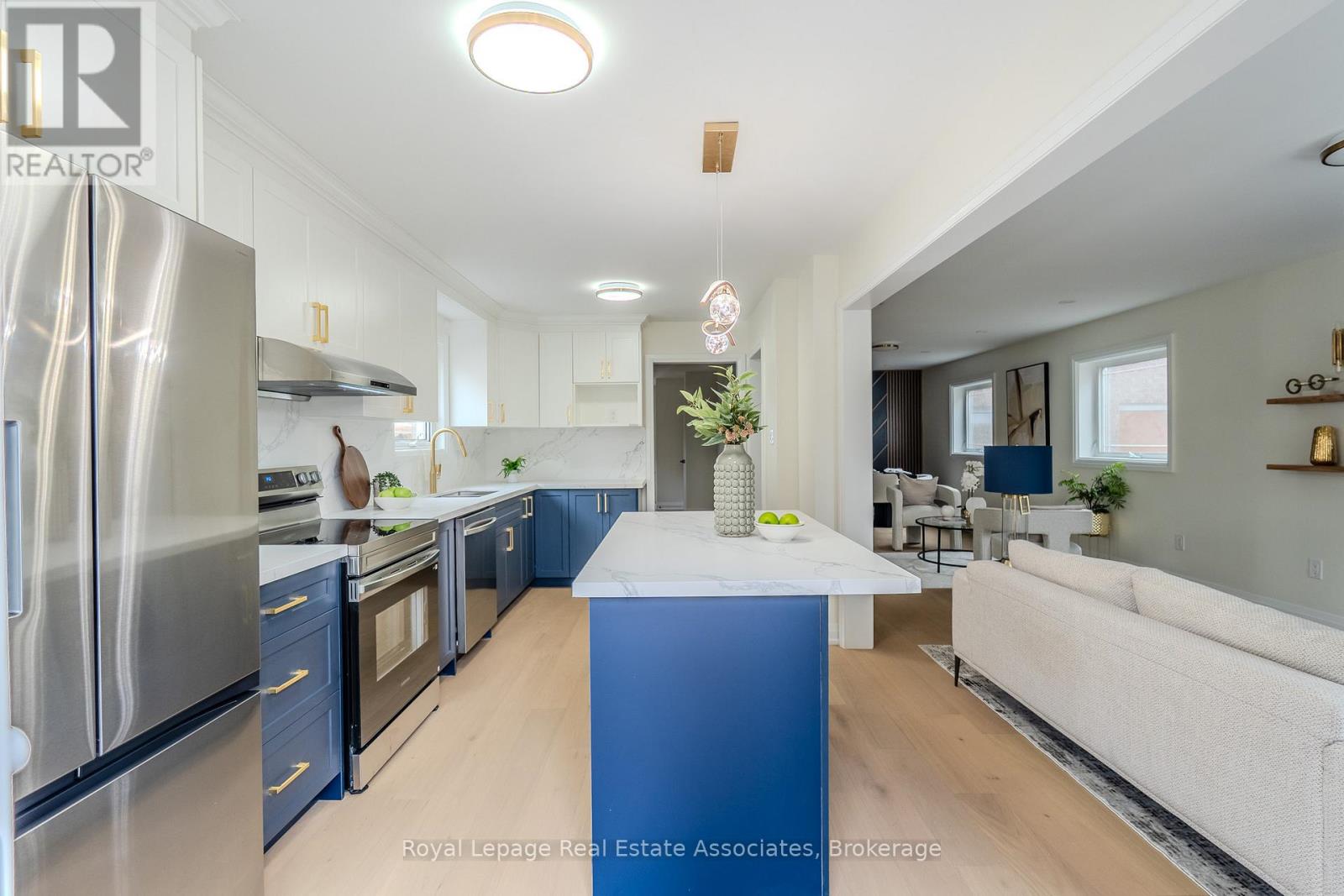 191 Genesee Drive, Oakville, Ontario  L6H 5Y7 - Photo 9 - W12906812