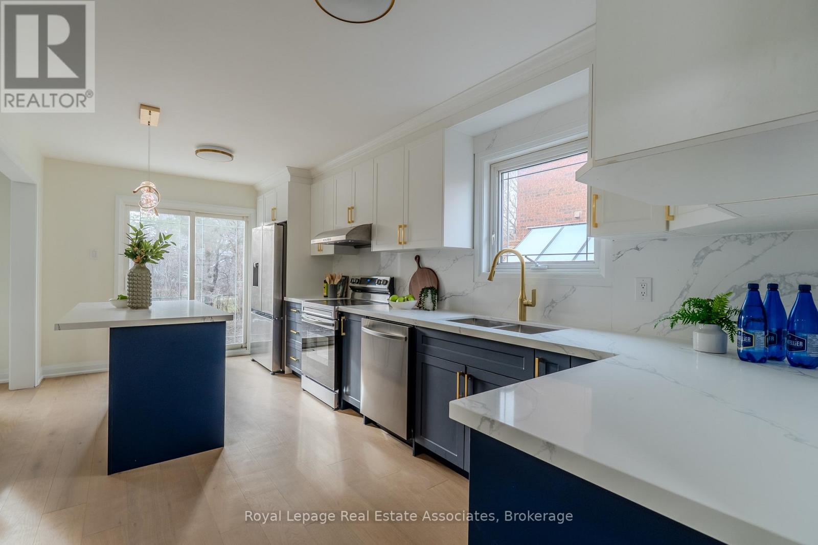 191 Genesee Drive, Oakville, Ontario  L6H 5Y7 - Photo 7 - W12906812