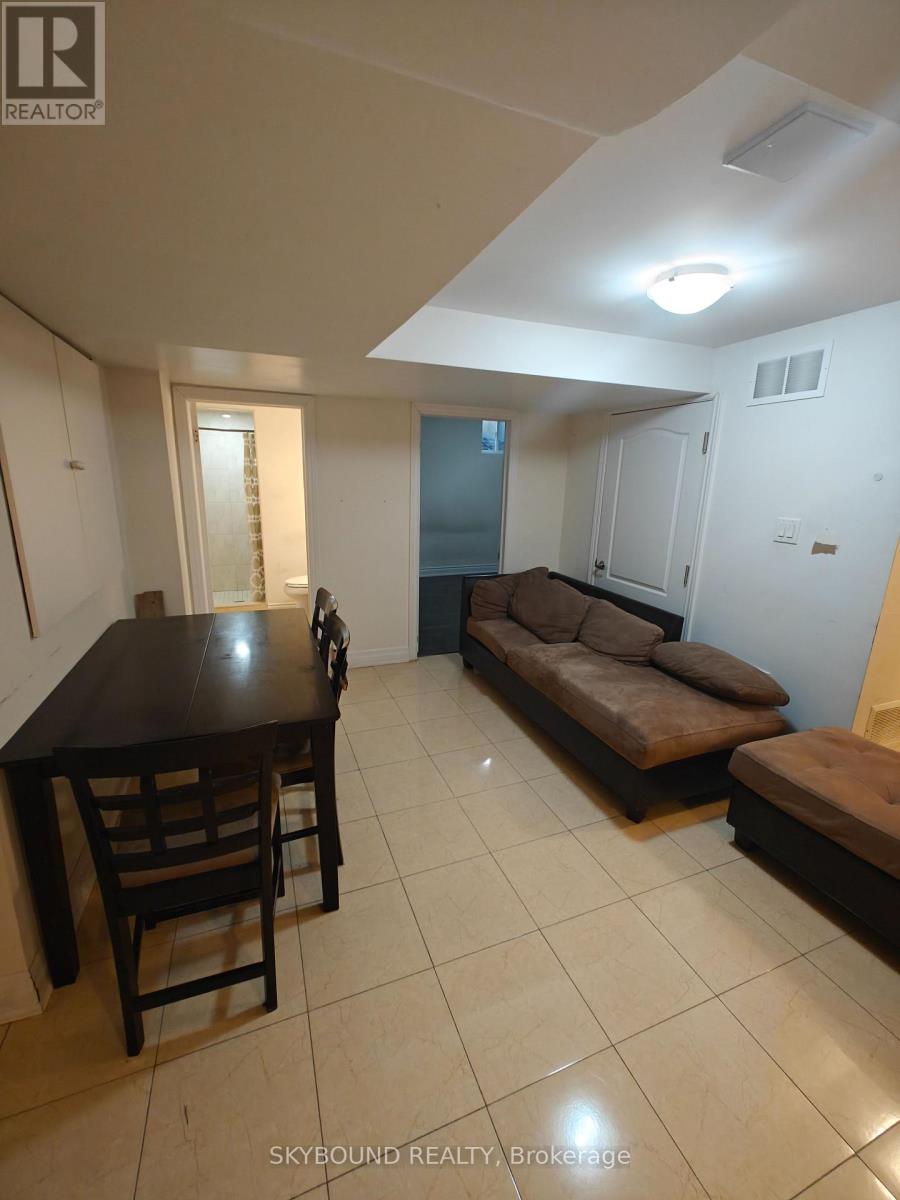 Bsmt - 828 Bethany Crescent, Mississauga, Ontario  L5V 3B9 - Photo 2 - W12936210