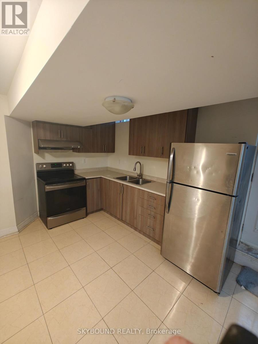 Bsmt - 828 Bethany Crescent, Mississauga, Ontario  L5V 3B9 - Photo 3 - W12936210