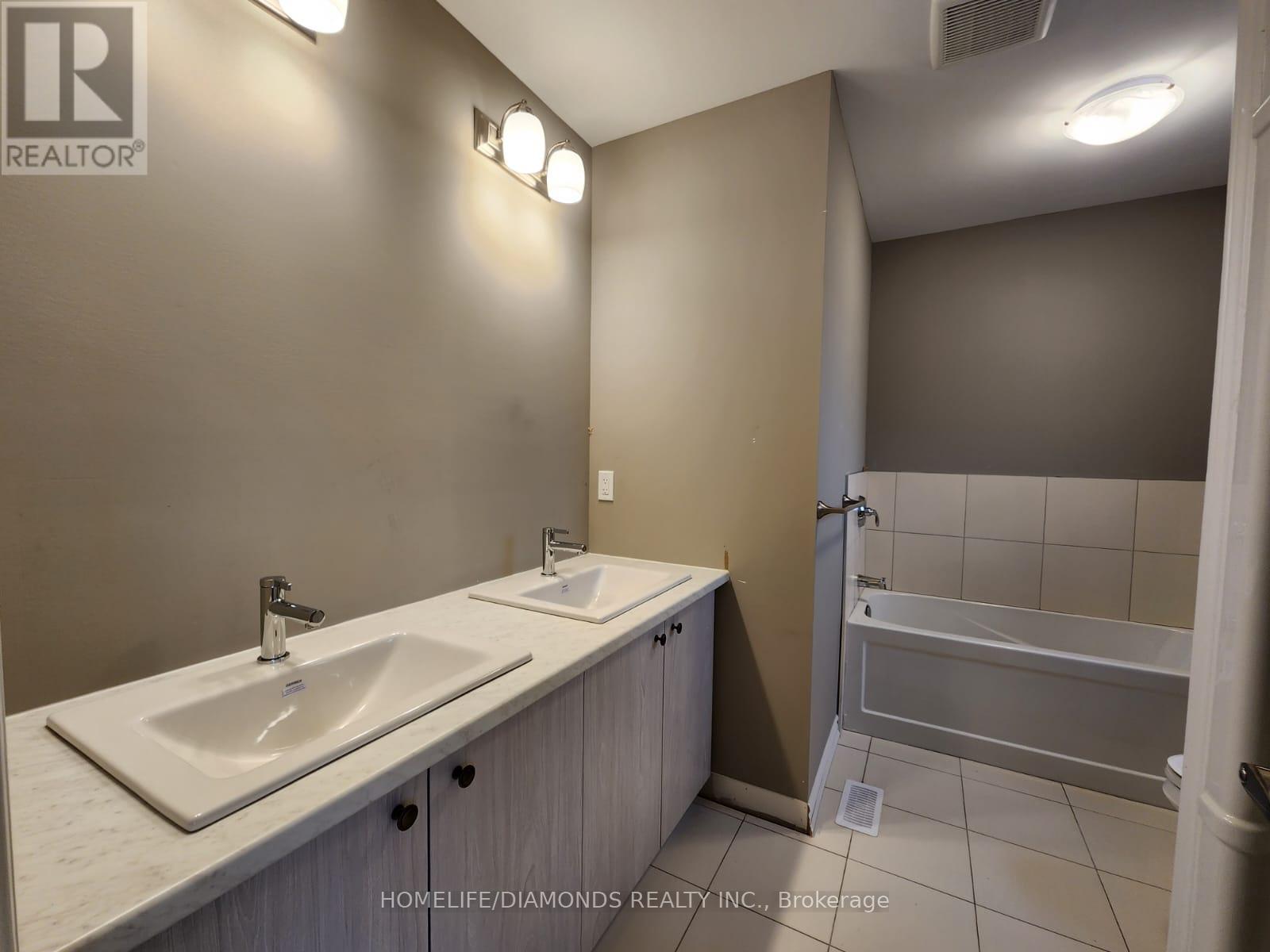 97 Renfrew Trail, Welland, Ontario  L3C 0K2 - Photo 10 - X12777204