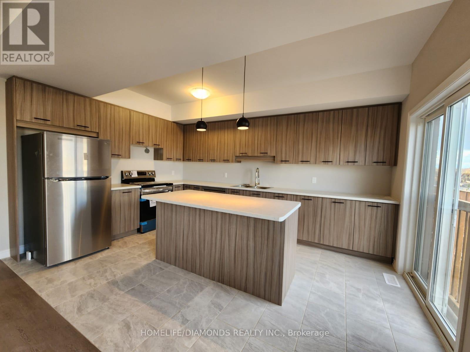 97 Renfrew Trail, Welland, Ontario  L3C 0K2 - Photo 3 - X12777204