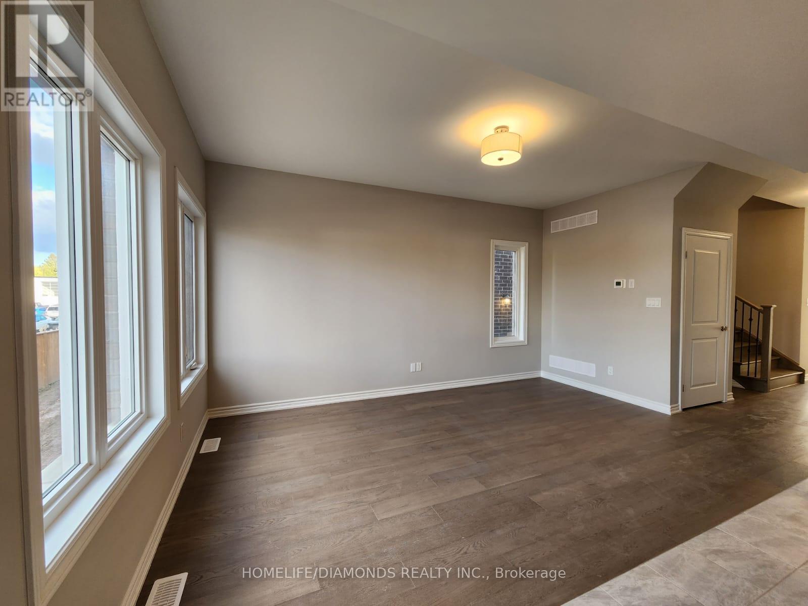 97 Renfrew Trail, Welland, Ontario  L3C 0K2 - Photo 5 - X12777204