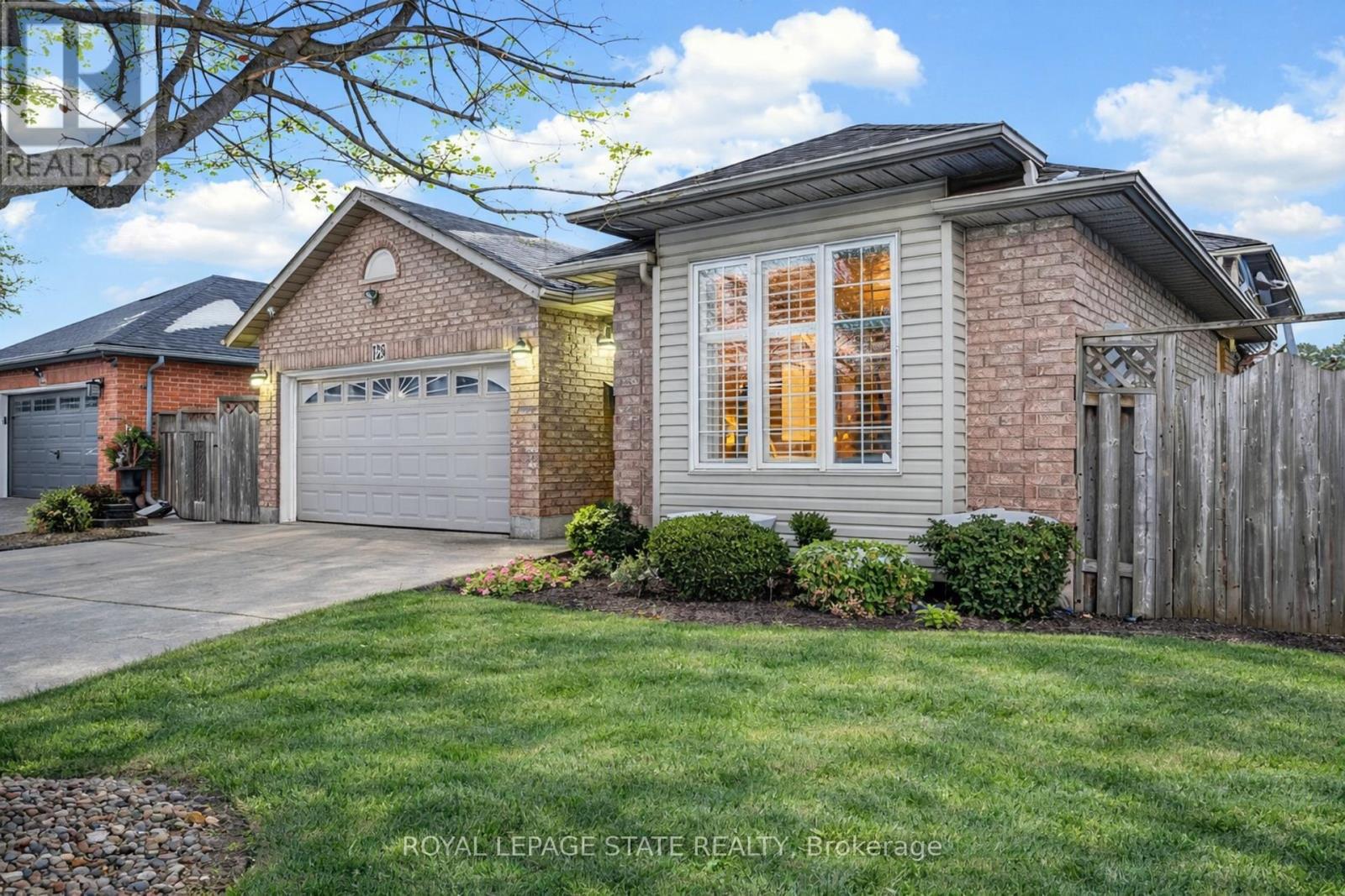 128 Nugent Drive, Hamilton, Ontario  L8H 2M8 - Photo 9 - X12936560