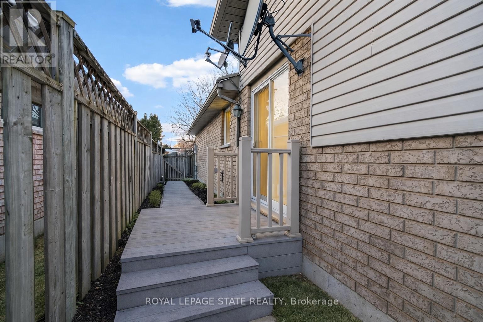 128 Nugent Drive, Hamilton, Ontario  L8H 2M8 - Photo 41 - X12936560