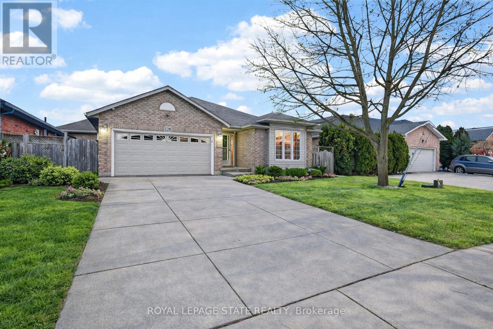 128 Nugent Drive, Hamilton, Ontario  L8H 2M8 - Photo 8 - X12936560