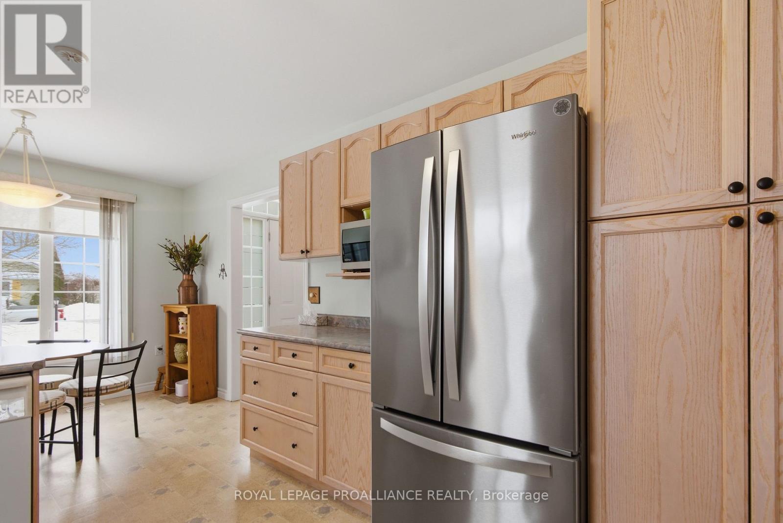 94 Sandbanks Court, Prince Edward County, Ontario  K0K 3L0 - Photo 12 - X12812632