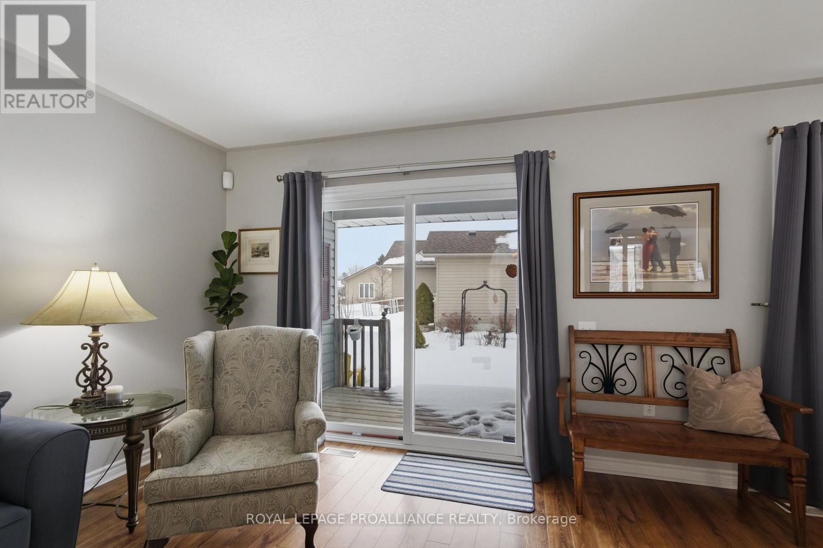 94 Sandbanks Court, Prince Edward County, Ontario  K0K 3L0 - Photo 7 - X12812632