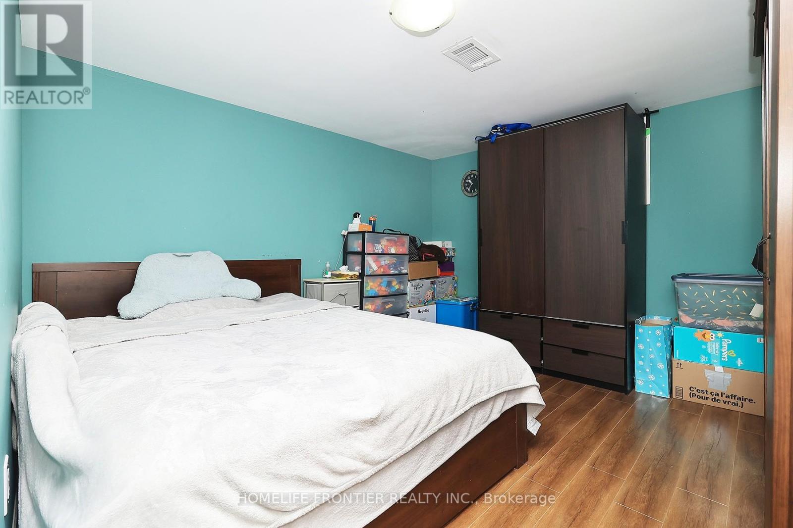 30 Silvercrest Avenue, Toronto, Ontario  M8W 2S4 - Photo 21 - W12801190