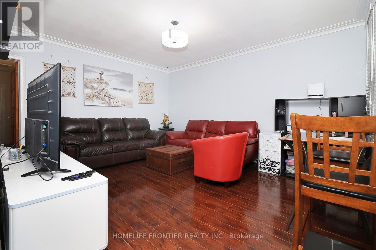 30 Silvercrest Avenue, Toronto, Ontario  M8W 2S4 - Photo 9 - W12801190