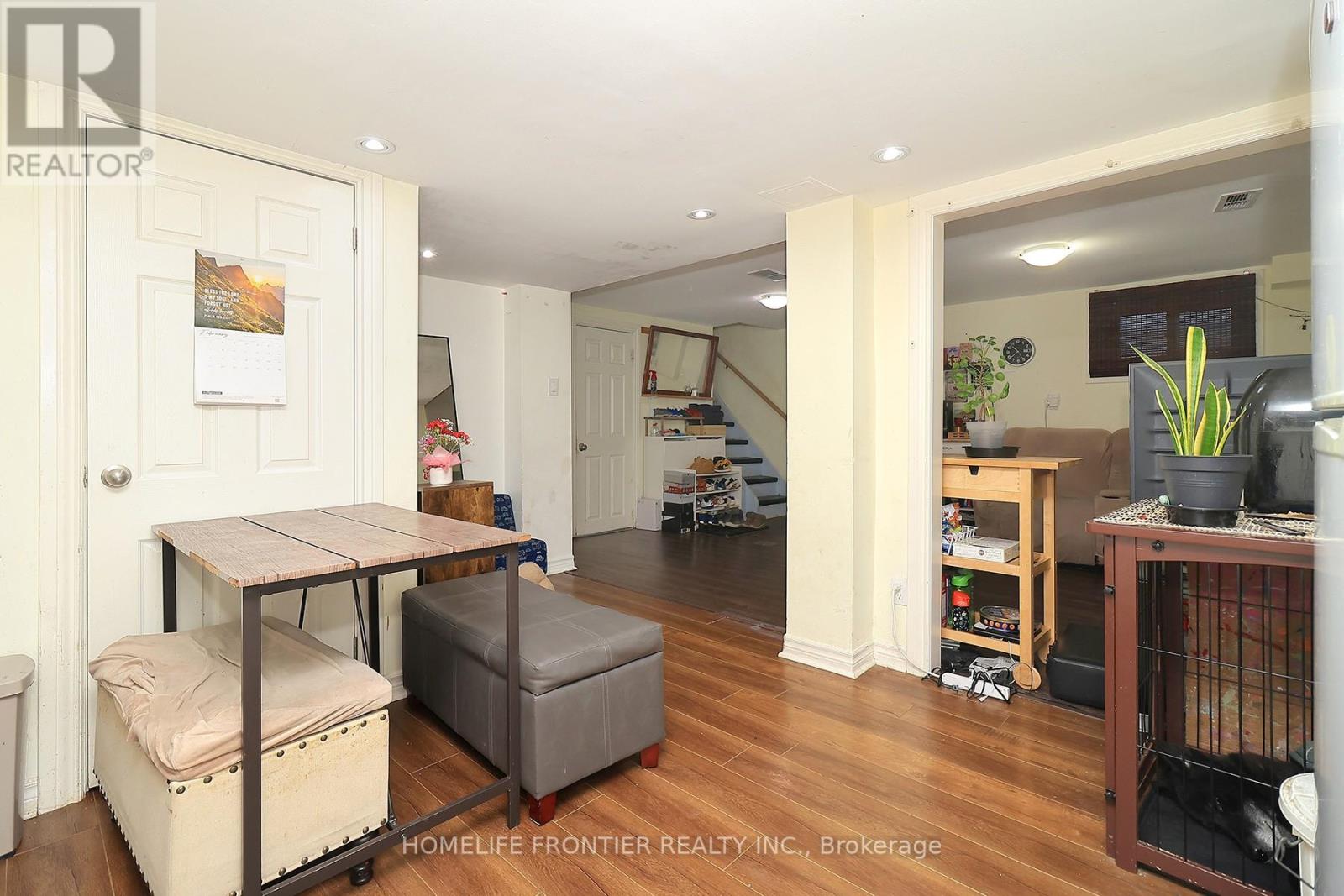 30 Silvercrest Avenue, Toronto, Ontario  M8W 2S4 - Photo 17 - W12801190