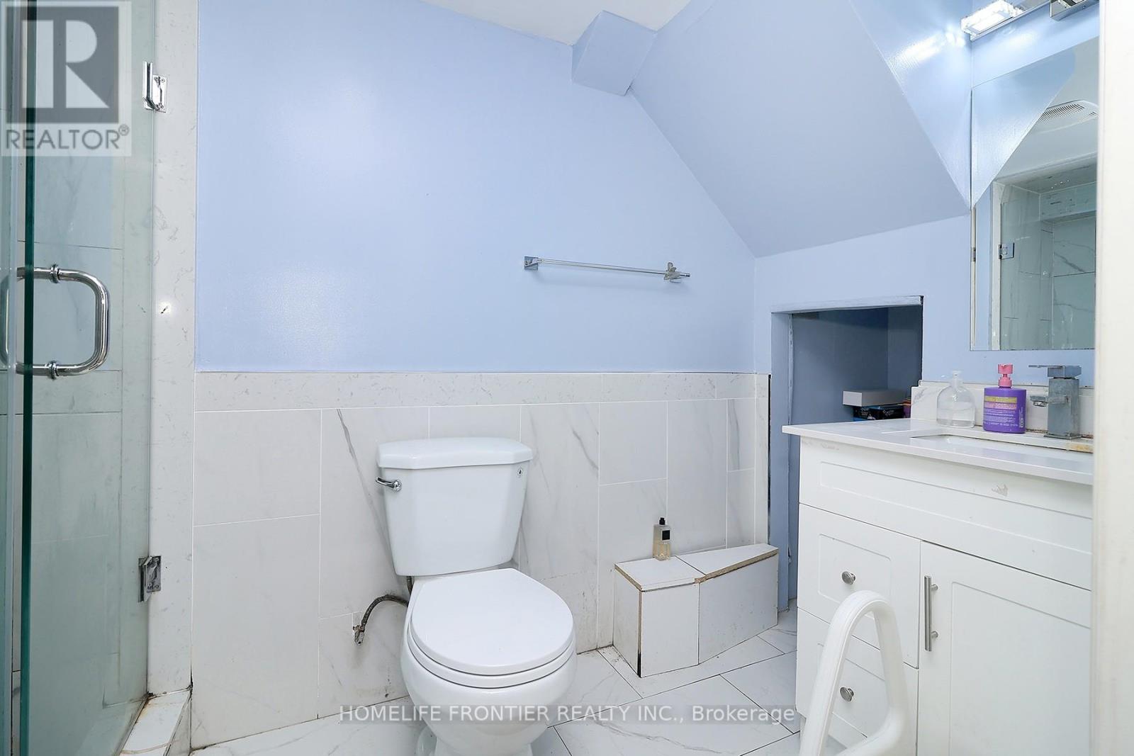 30 Silvercrest Avenue, Toronto, Ontario  M8W 2S4 - Photo 23 - W12801190