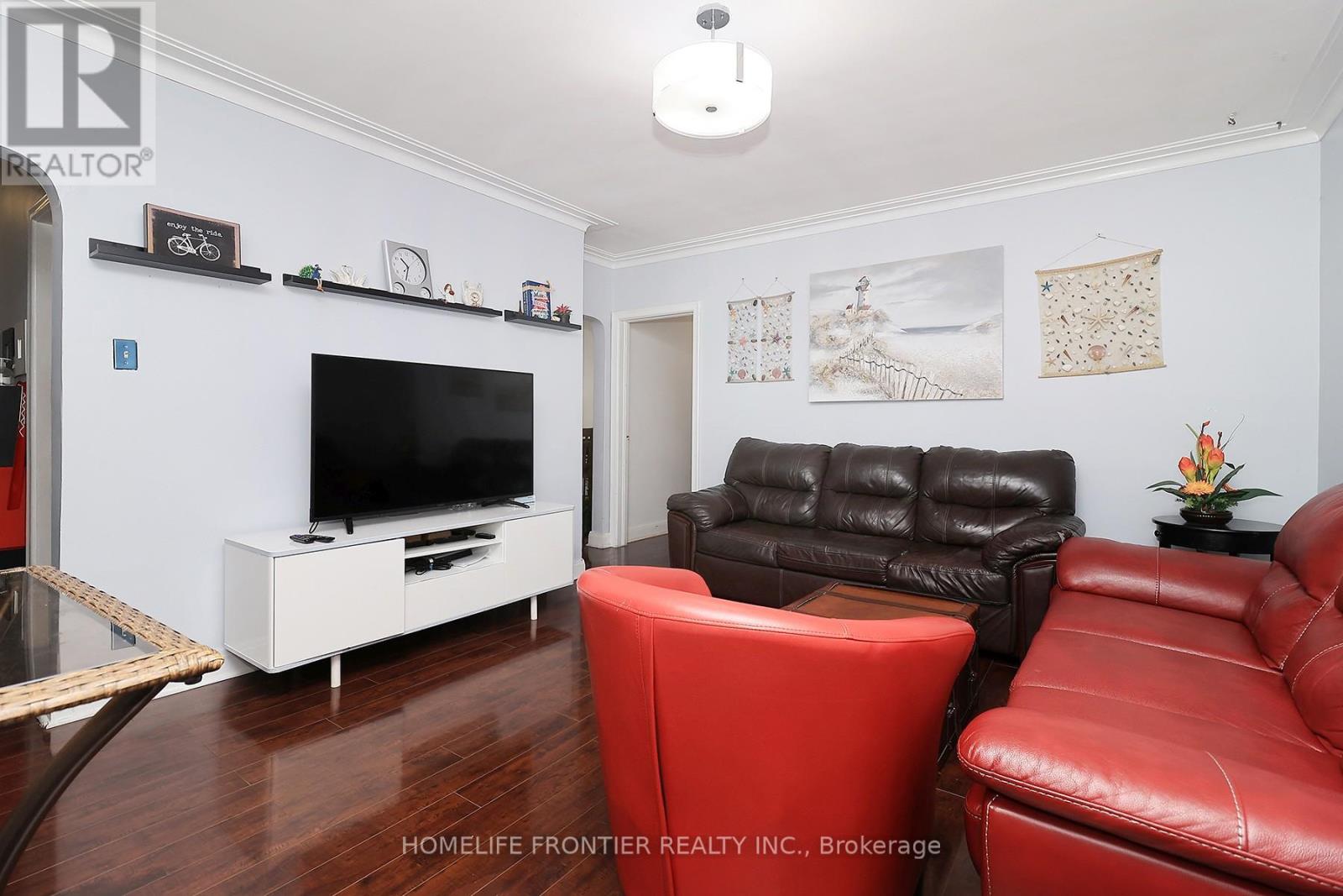 30 Silvercrest Avenue, Toronto, Ontario  M8W 2S4 - Photo 11 - W12801190