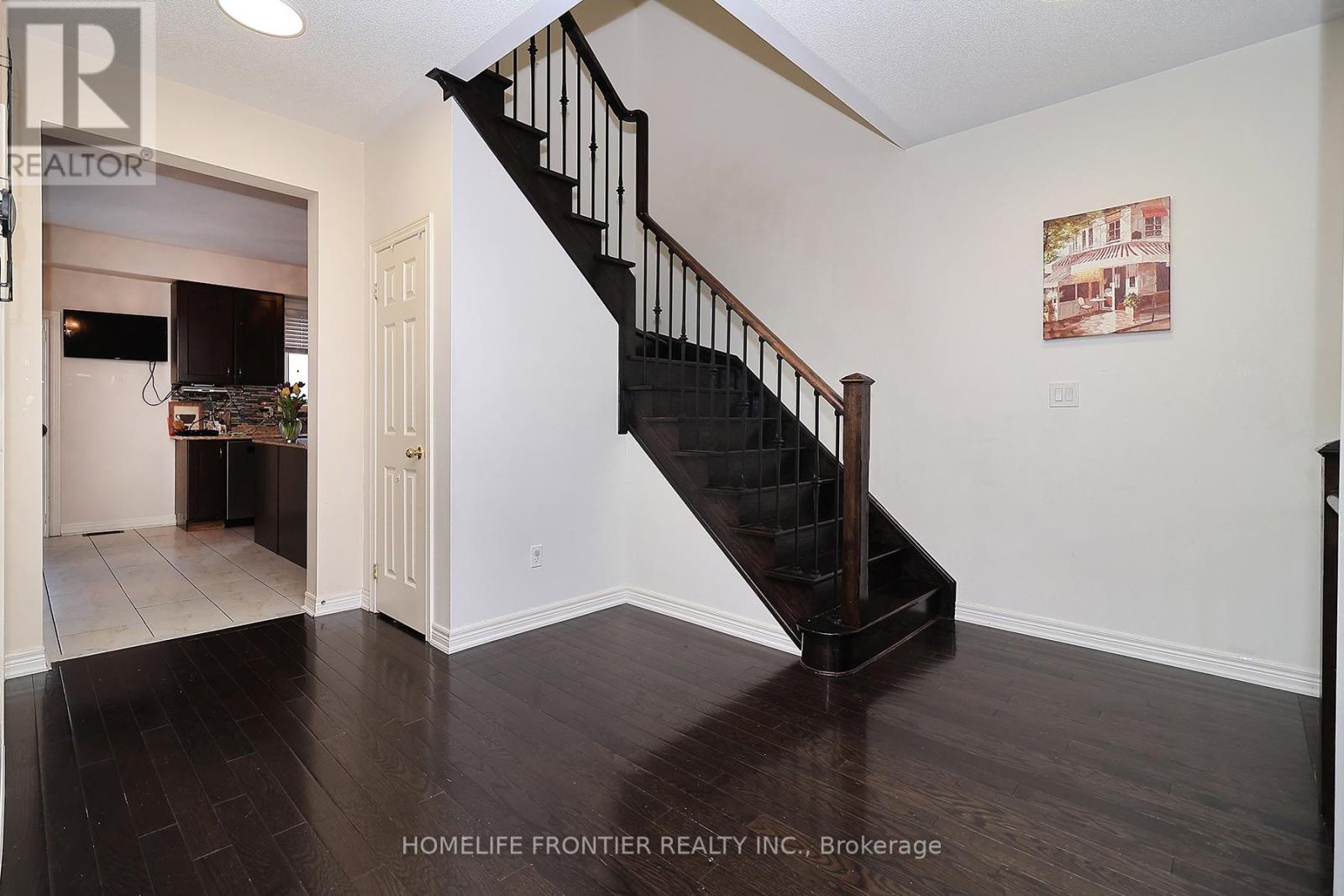 38 Betty Nagle Street, Toronto, Ontario  M9M 0E2 - Photo 11 - W12886744