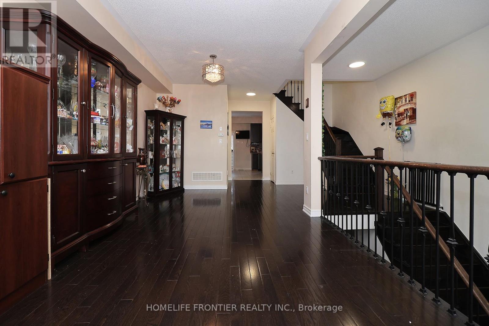 38 Betty Nagle Street, Toronto, Ontario  M9M 0E2 - Photo 15 - W12886744