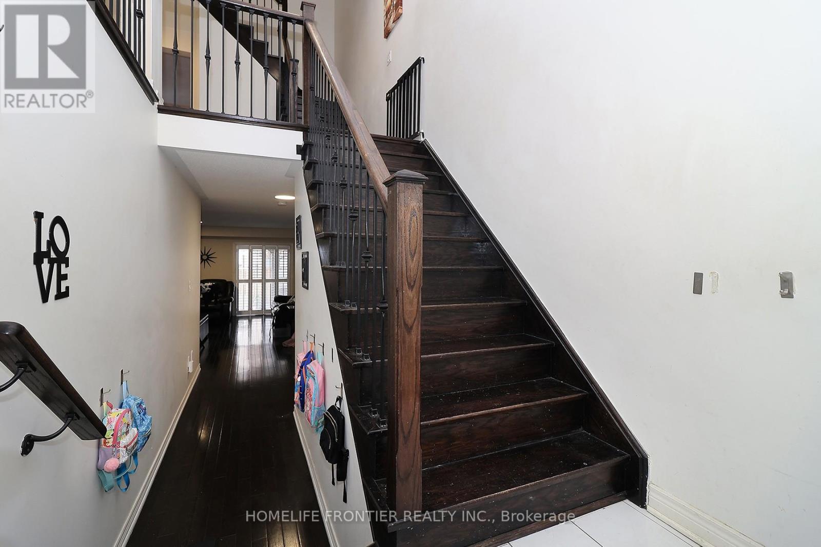 38 Betty Nagle Street, Toronto, Ontario  M9M 0E2 - Photo 6 - W12886744