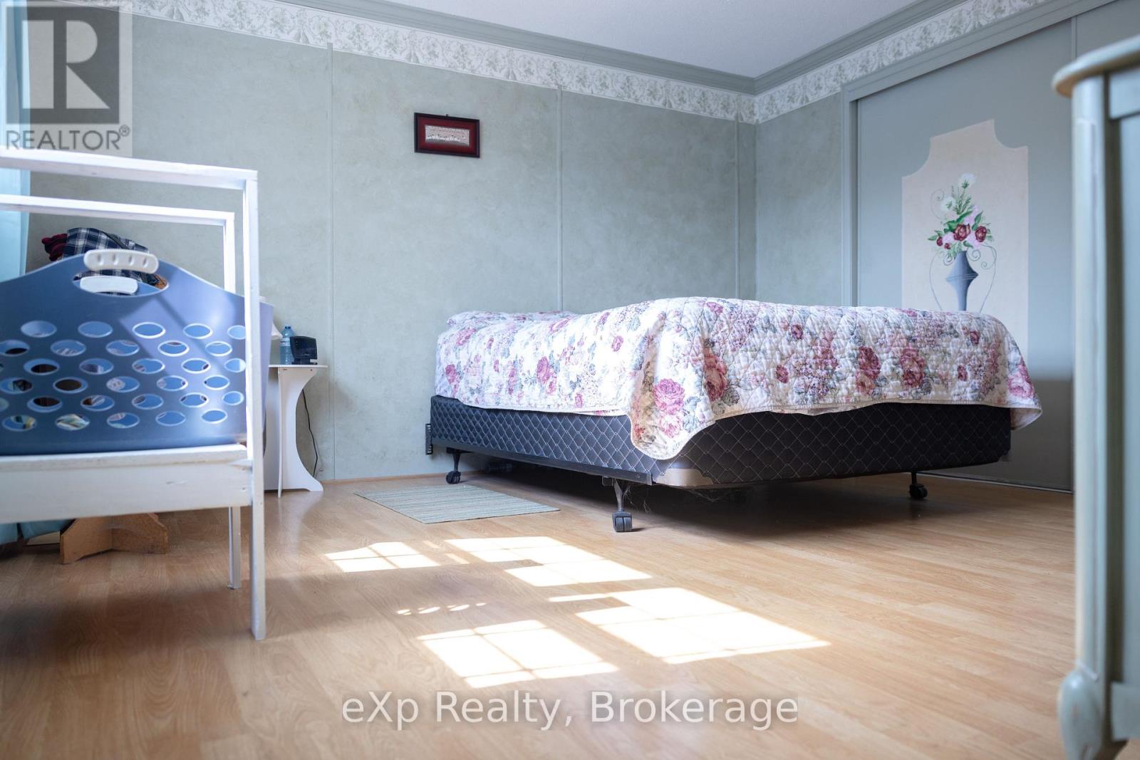 Unit #41 - 302694 Douglas Street, West Grey, Ontario  N0G 1R0 - Photo 10 - X12936724