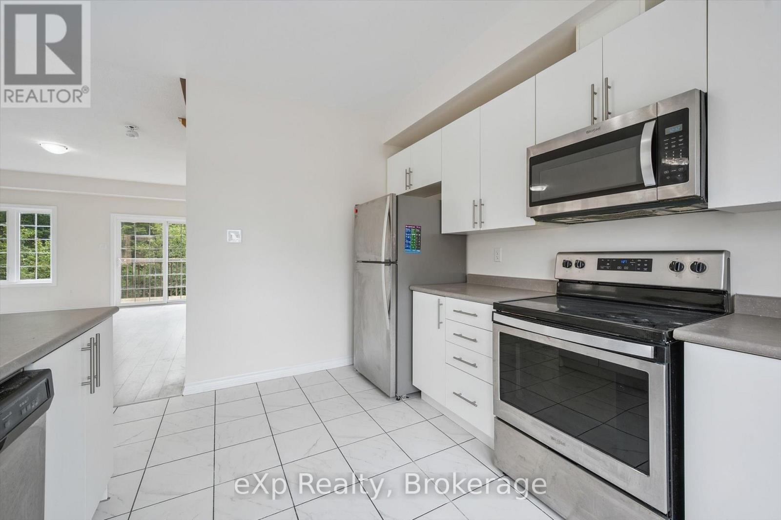 50 - 88 Decorso Drive, Guelph, Ontario  N1L 0A1 - Photo 2 - X12936752