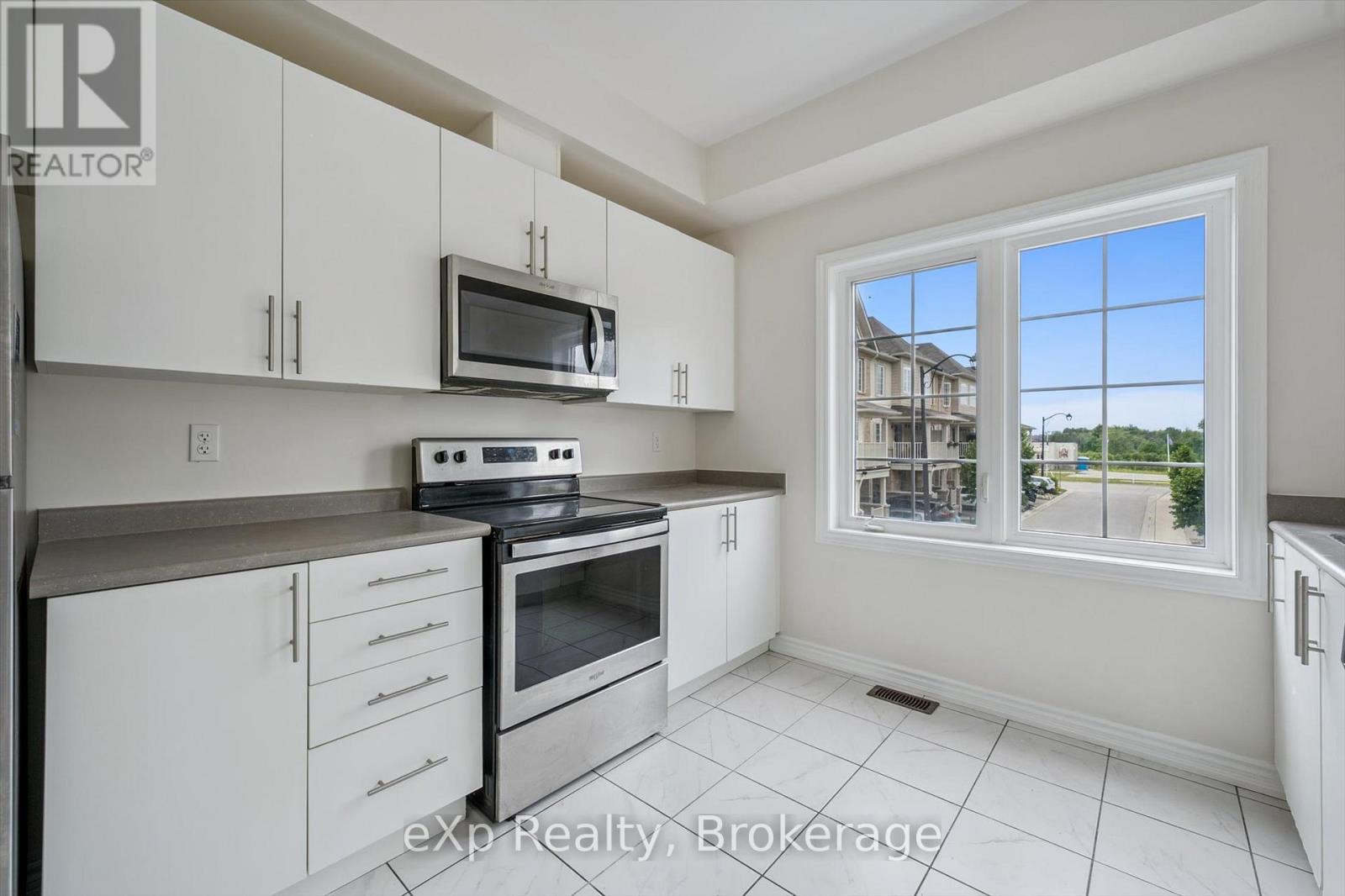 50 - 88 Decorso Drive, Guelph, Ontario  N1L 0A1 - Photo 3 - X12936752