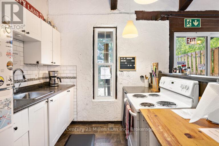 38l, 38r, 38c - 190, 192, 194 Tyrolean Lane, Blue Mountains, Ontario  L9Y 3Z2 - Photo 27 - X12936756