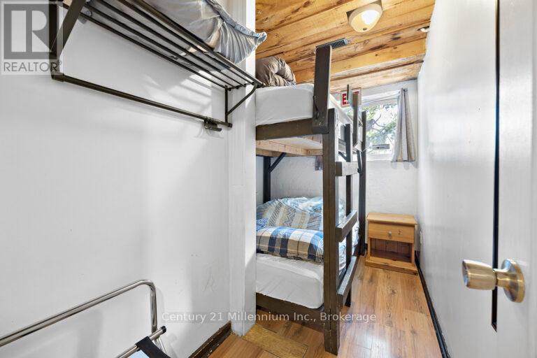 38l, 38r, 38c - 190, 192, 194 Tyrolean Lane, Blue Mountains, Ontario  L9Y 3Z2 - Photo 34 - X12936756