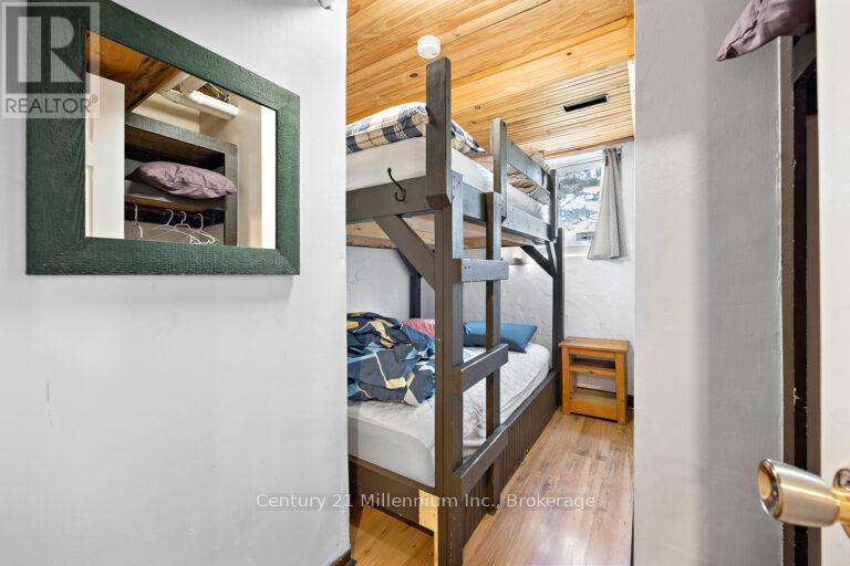 38l, 38r, 38c - 190, 192, 194 Tyrolean Lane, Blue Mountains, Ontario  L9Y 3Z2 - Photo 35 - X12936756