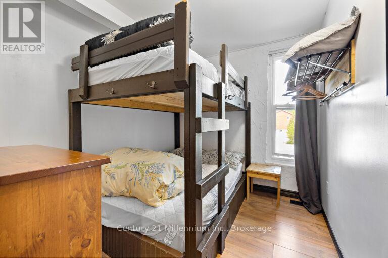 38l, 38r, 38c - 190, 192, 194 Tyrolean Lane, Blue Mountains, Ontario  L9Y 3Z2 - Photo 44 - X12936756