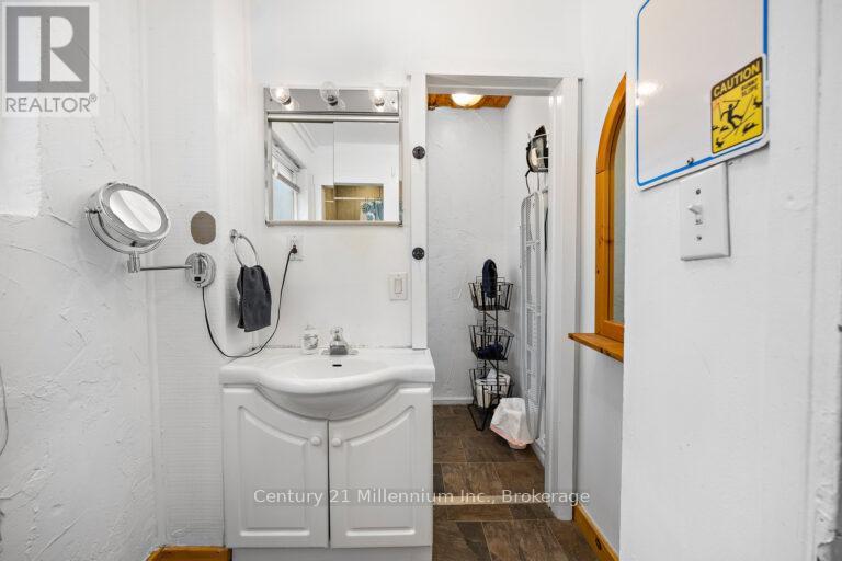 38l, 38r, 38c - 190, 192, 194 Tyrolean Lane, Blue Mountains, Ontario  L9Y 3Z2 - Photo 45 - X12936756