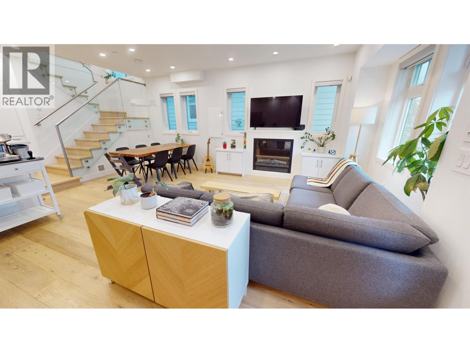 1260 E 14th Avenue, Vancouver, British Columbia  V5T 2P3 - Photo 4 - R3104795