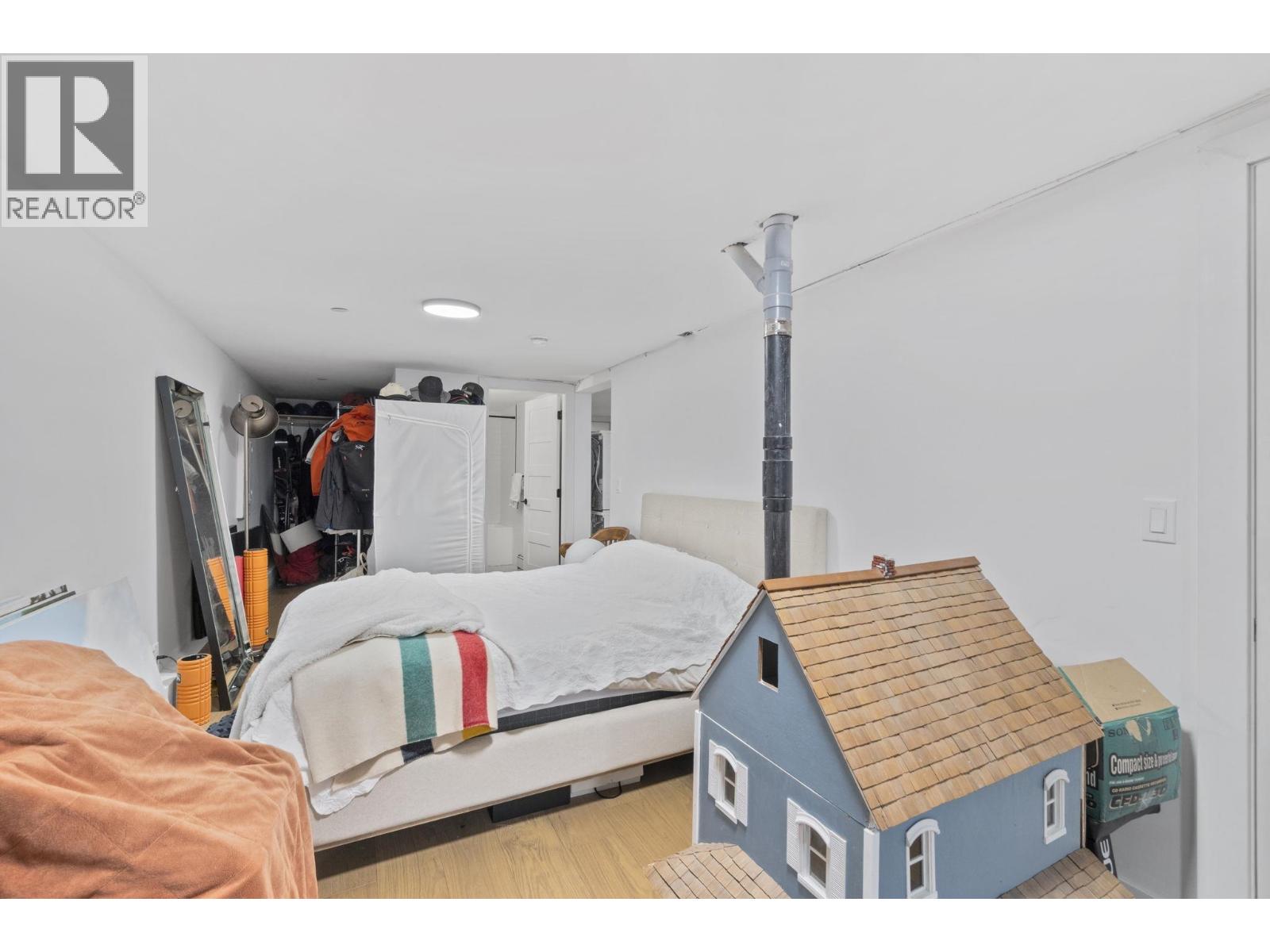 2072 Kitchener Street, Vancouver, British Columbia V5L 2W8 - Photo 19 - R3100898