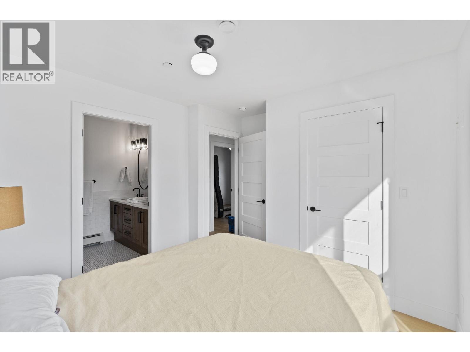 2072 Kitchener Street, Vancouver, British Columbia V5L 2W8 - Photo 25 - R3100898