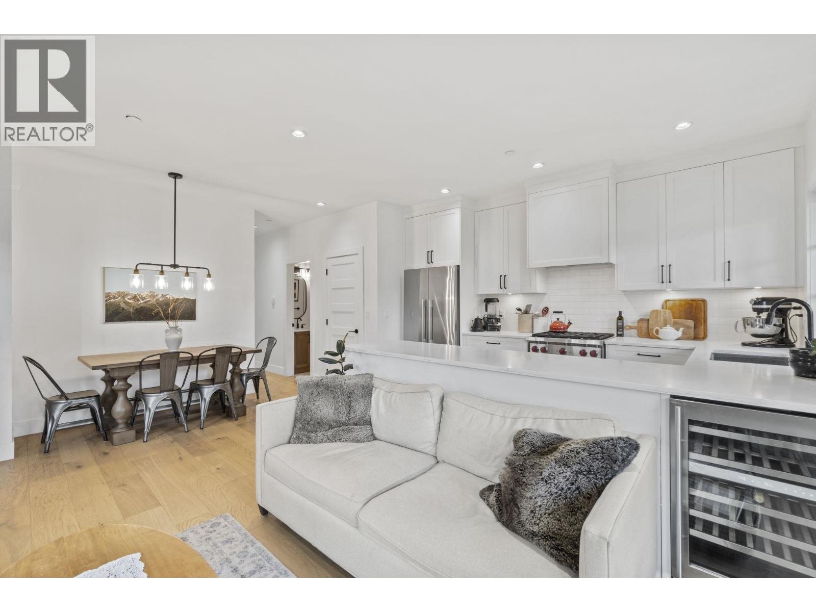 2072 Kitchener Street, Vancouver, British Columbia V5L 2W8 - Photo 6 - R3100898