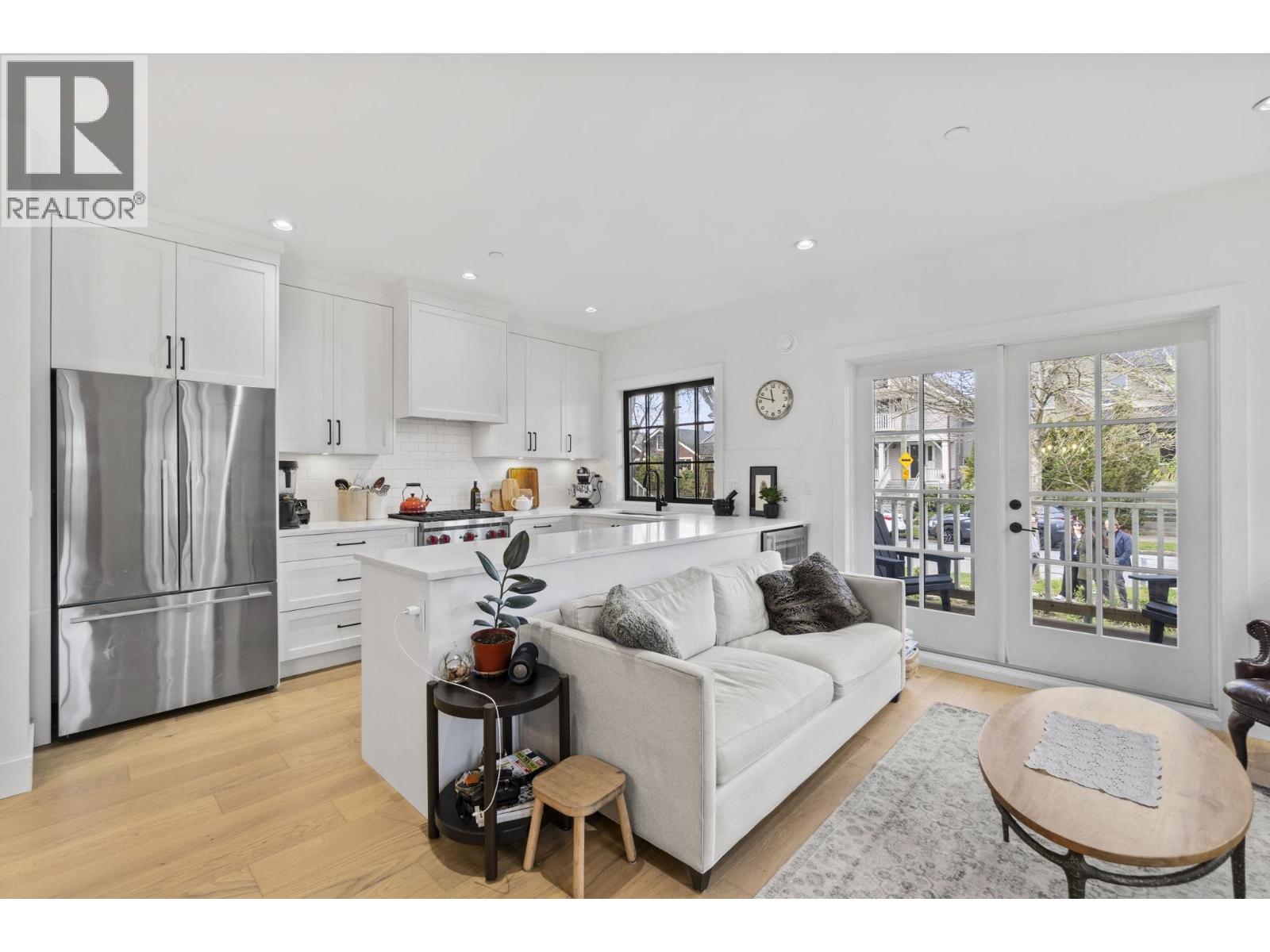 2072 Kitchener Street, Vancouver, British Columbia V5L 2W8 - Photo 9 - R3100898