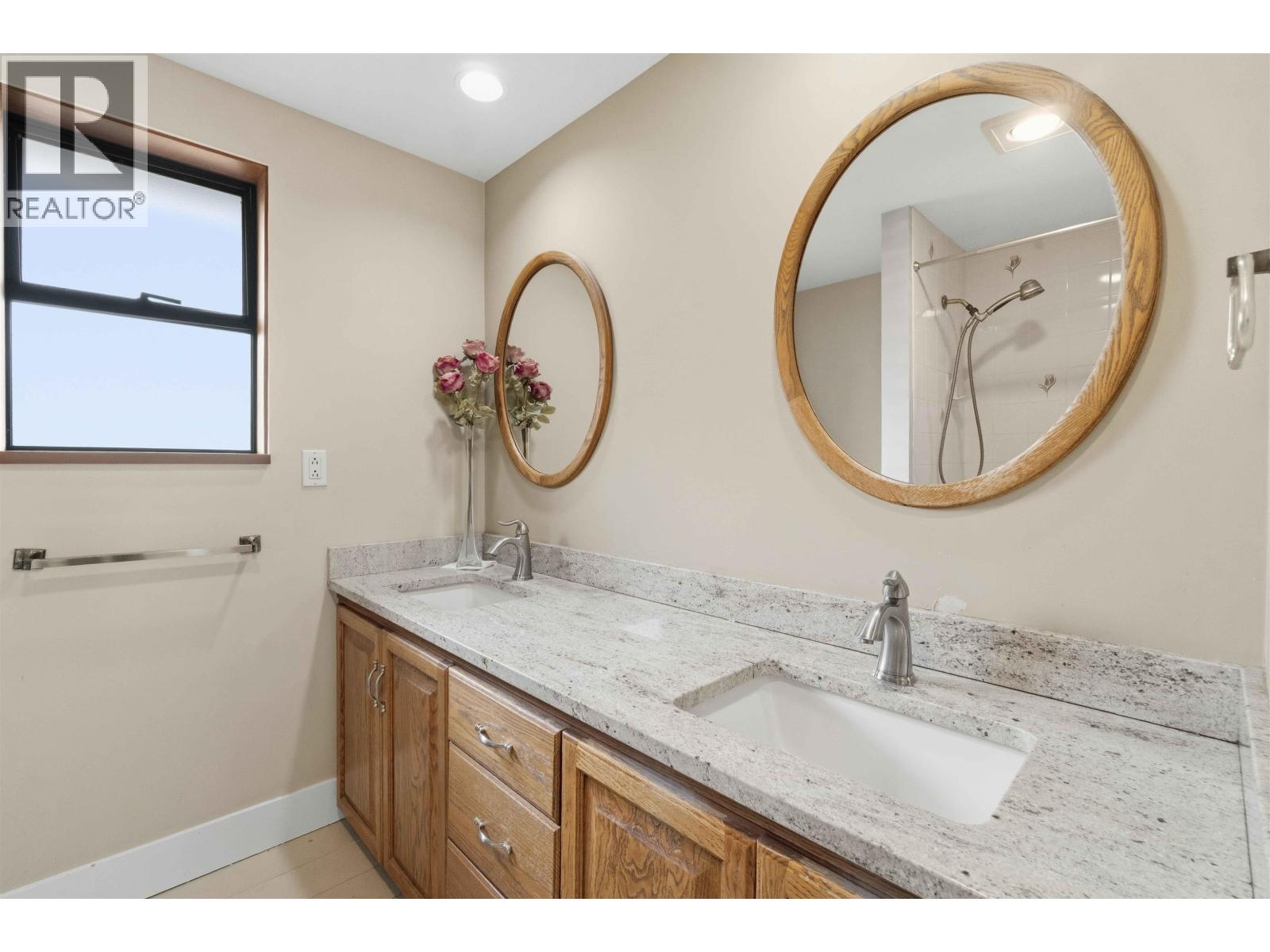 5541 Gilpin Street, Burnaby, British Columbia  V5G 2H8 - Photo 23 - R3104627