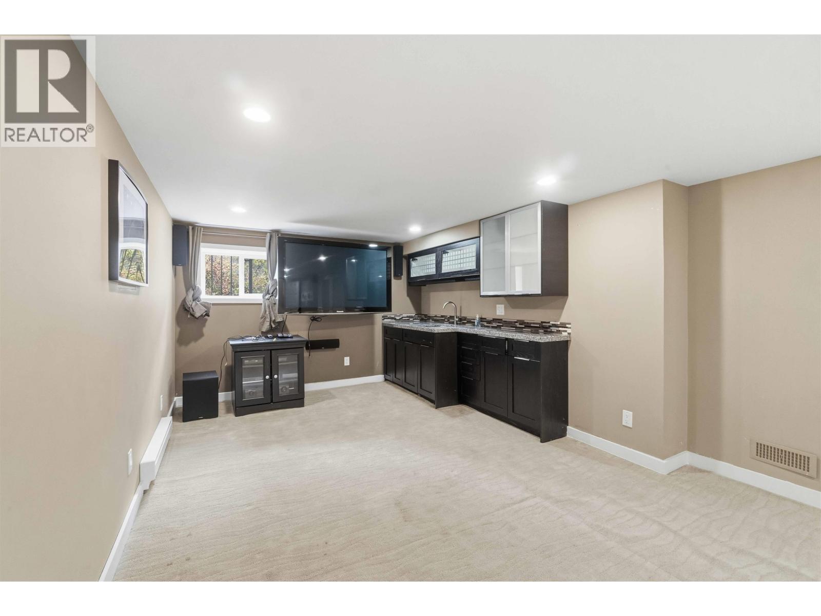 5541 Gilpin Street, Burnaby, British Columbia  V5G 2H8 - Photo 24 - R3104627