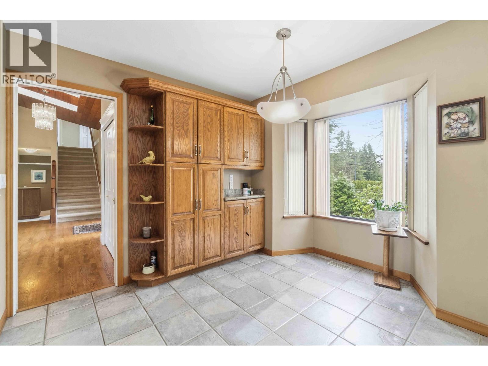 5541 Gilpin Street, Burnaby, British Columbia  V5G 2H8 - Photo 6 - R3104627