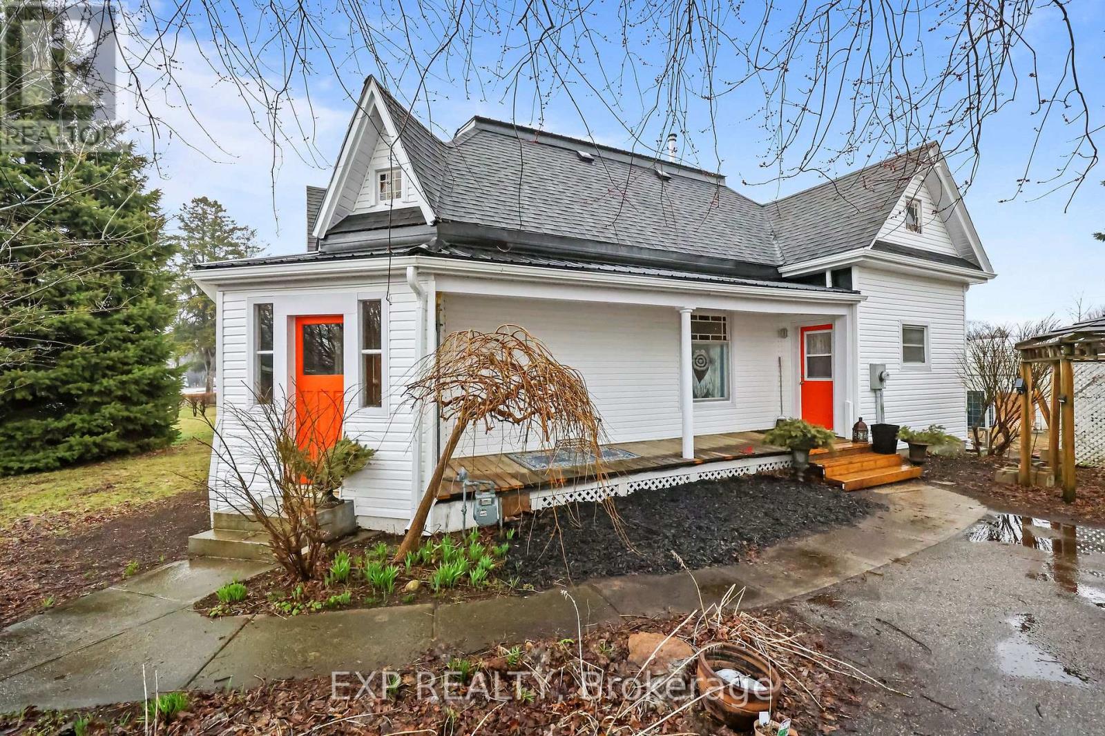 137 Oak Street E, Chatham-Kent, Ontario  N0P 1C0 - Photo 2 - X12936744