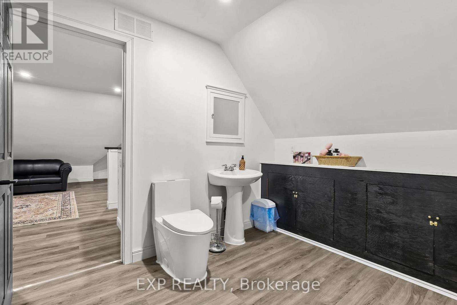 137 Oak Street E, Chatham-Kent, Ontario  N0P 1C0 - Photo 21 - X12936744