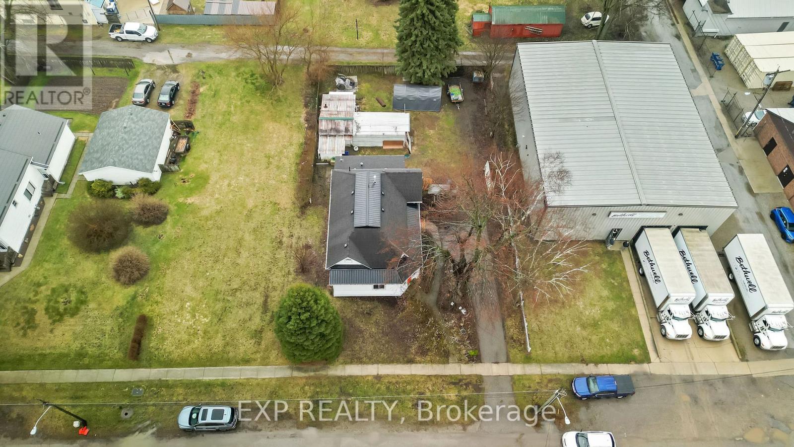 137 Oak Street E, Chatham-Kent, Ontario  N0P 1C0 - Photo 27 - X12936744