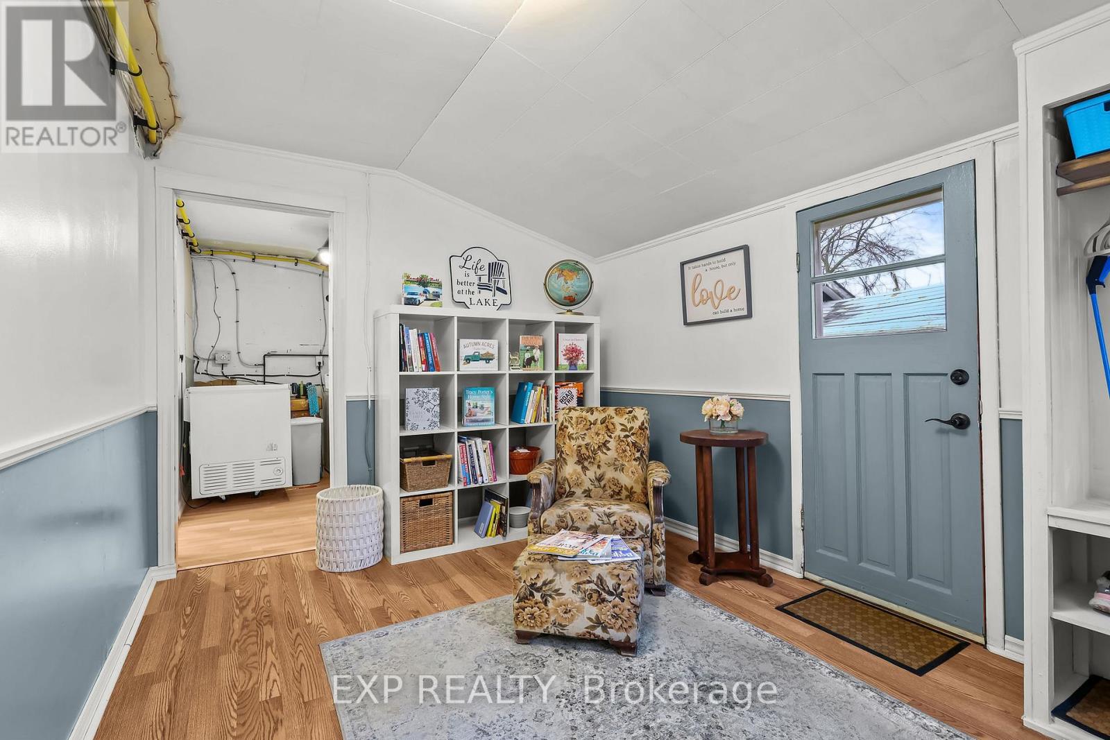 137 Oak Street E, Chatham-Kent, Ontario  N0P 1C0 - Photo 3 - X12936744